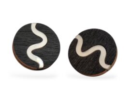 Suomalaiset nappikorvakorut pulse | Puiset korvakorut | Korvakorut | Korvakorut netistä | Aurosfi Suomalaiset nappikorvakorut | Puiset korvakorut | Korvakorut | Korvakorut netistä | Aurosfi